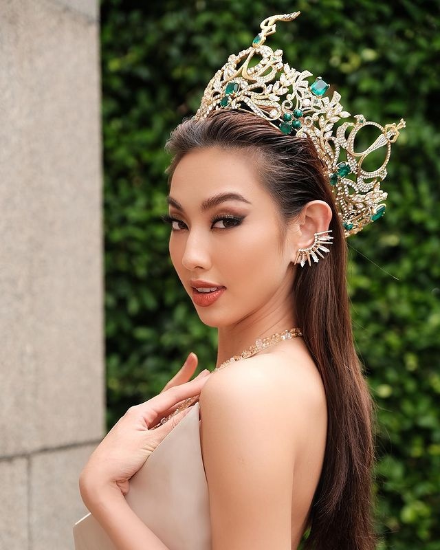 Thuy Tien dang quang Hoa hau Hoa binh Quoc te anh 11