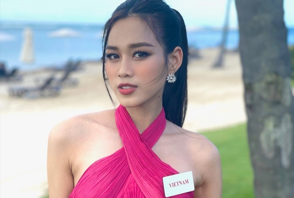 17 nguoi mac Covid-19, Hoa hau The gioi 2021 bi huy dem chung ket hinh anh