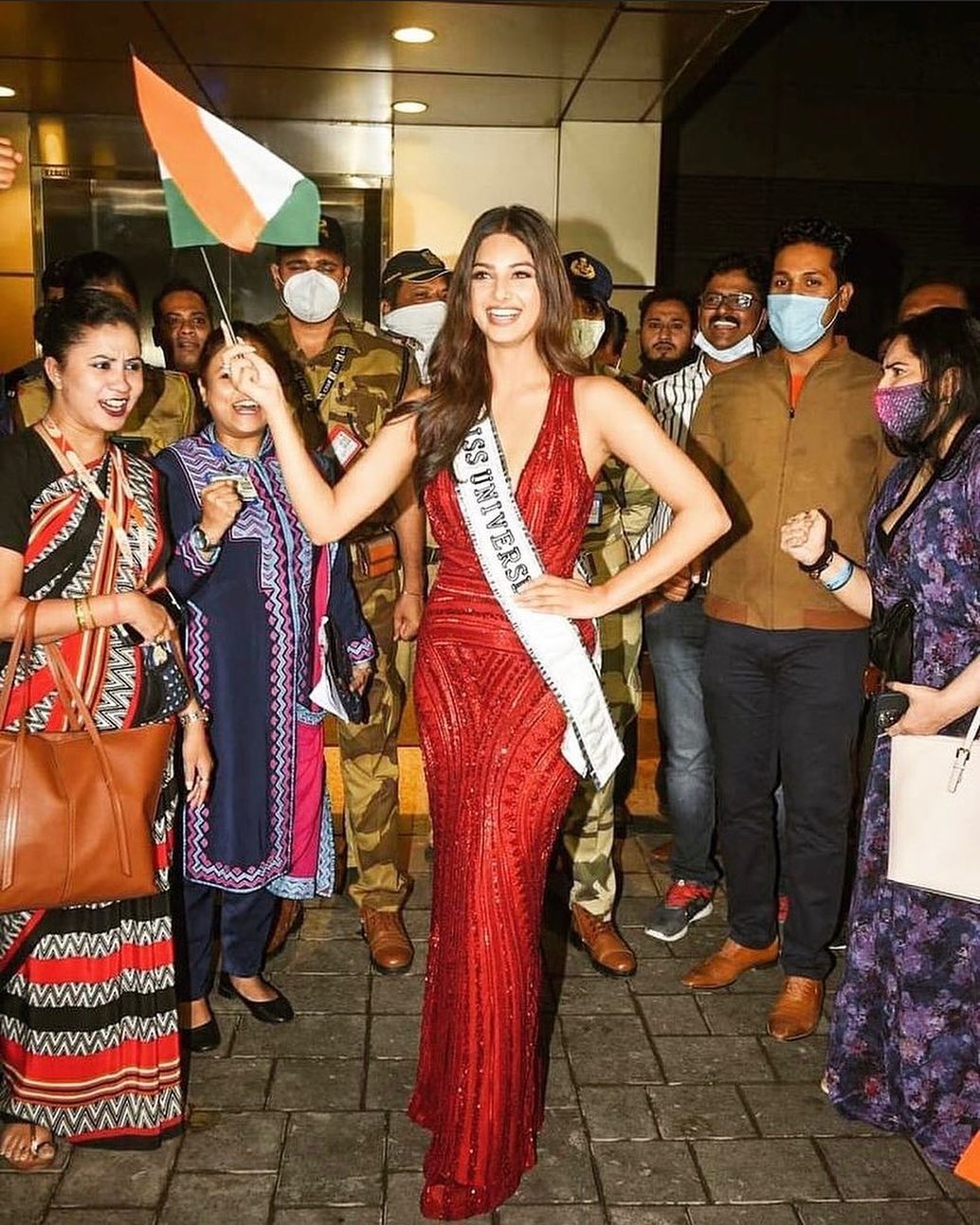 Hoa hau Hoan vu 2021 tro ve An Do anh 4