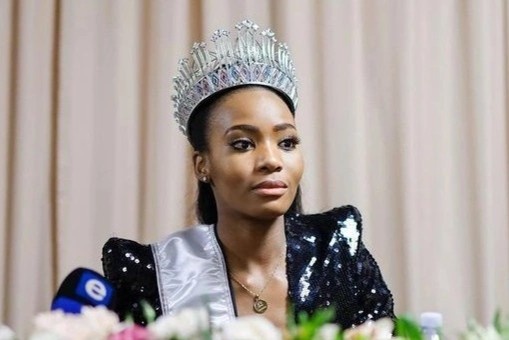 Hoa hau Nam Phi tung bi de doa khi thi Miss Universe hinh anh