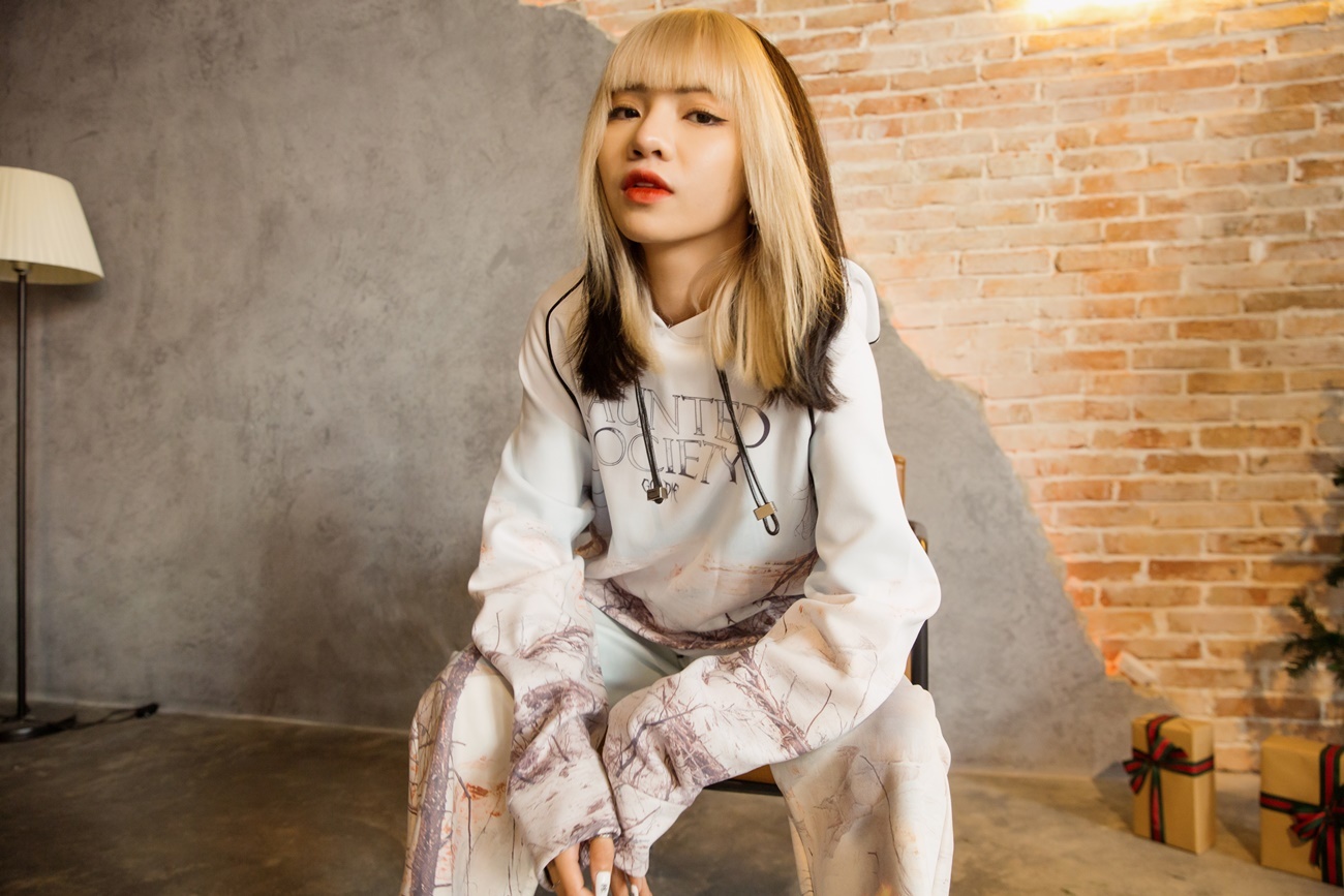 co gai giong Lisa o Rap Viet anh 1