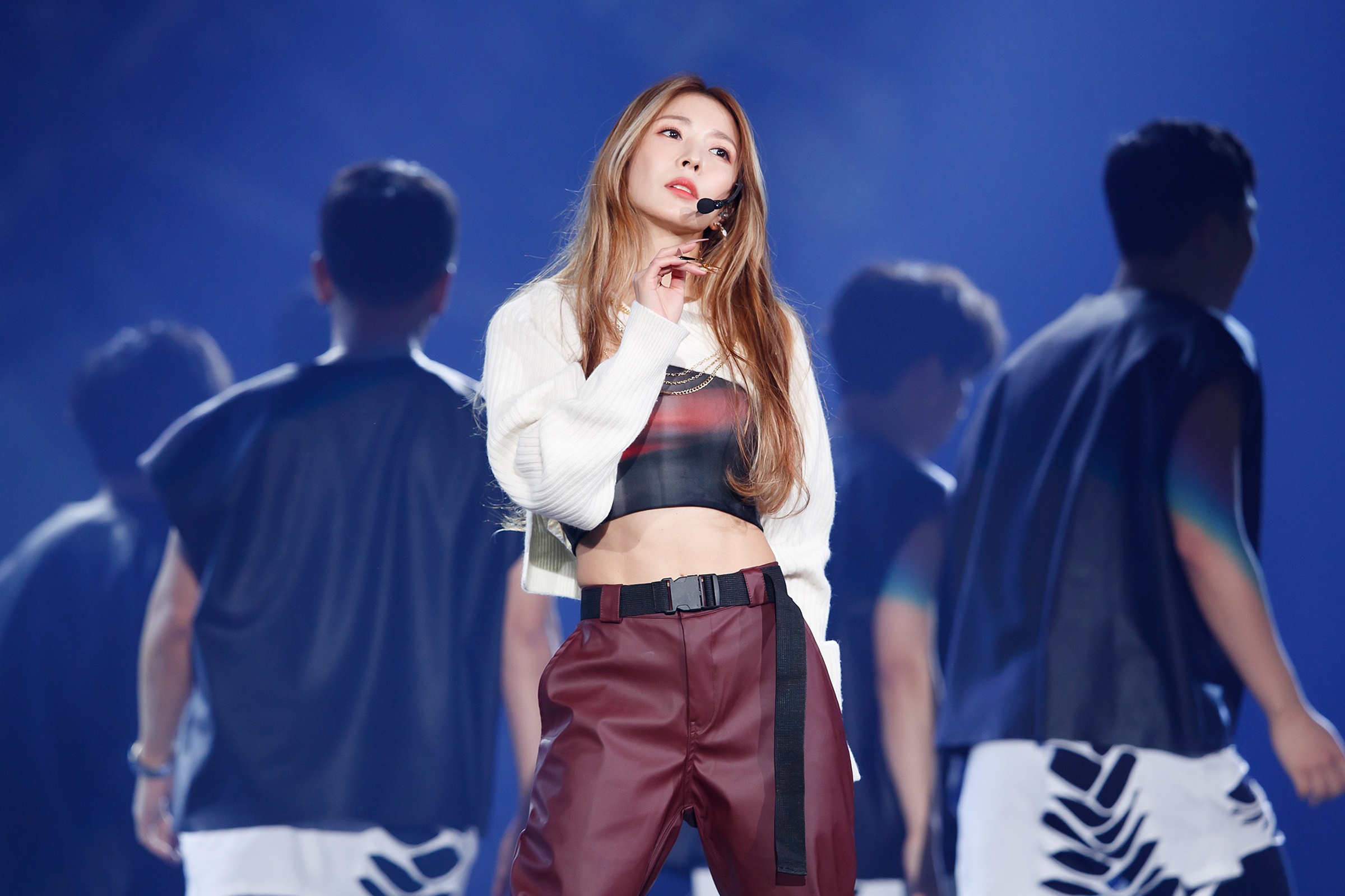 Nhom nhac quy tu 4 the he nha SM anh 2