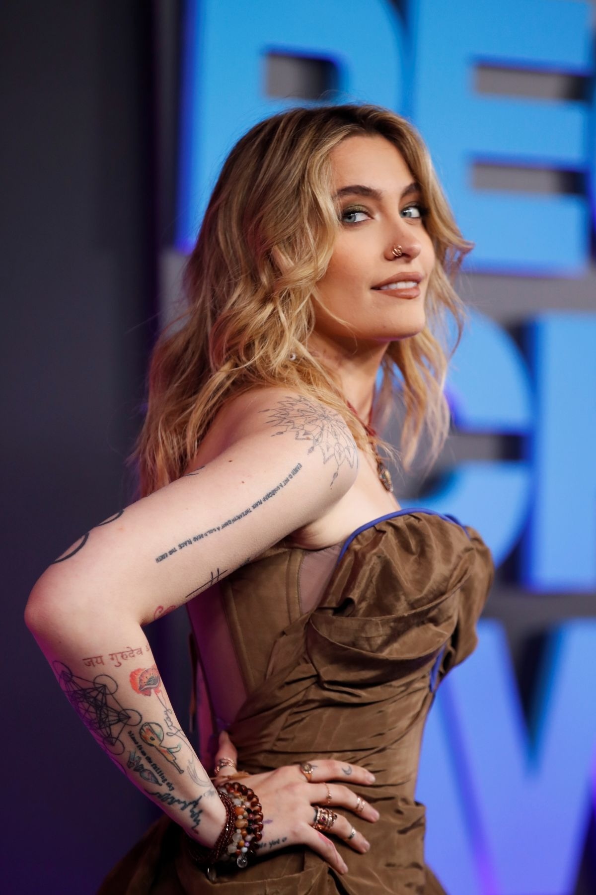 Con gai Michael Jackson muon dong sieu anh hung anh 1