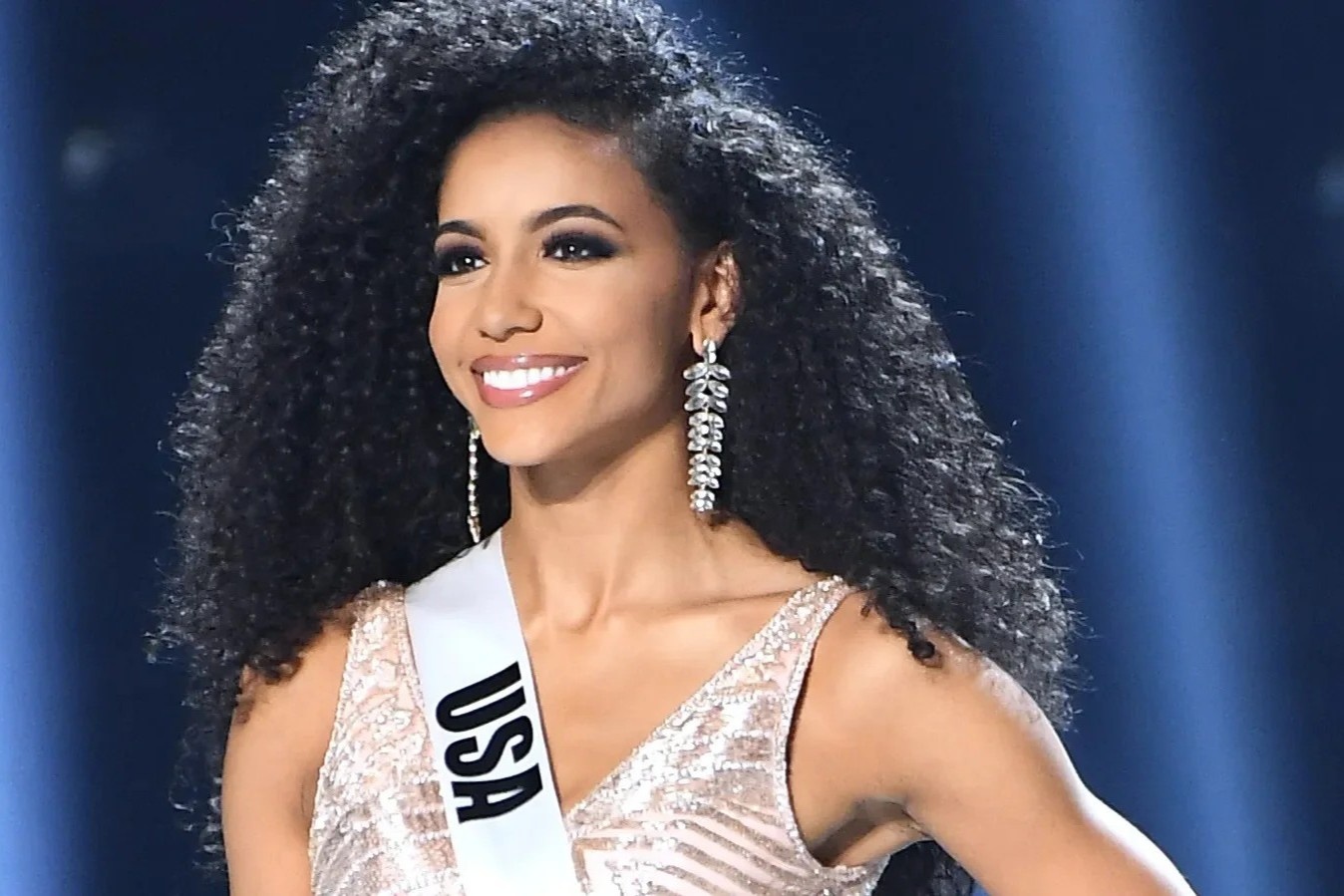 Hoc van cao cua Hoa hau My truoc khi mat o tuoi 31 hinh anh