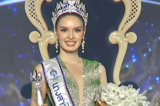 Co gai lai dang quang Hoa hau Thai Lan 2022 hinh anh
