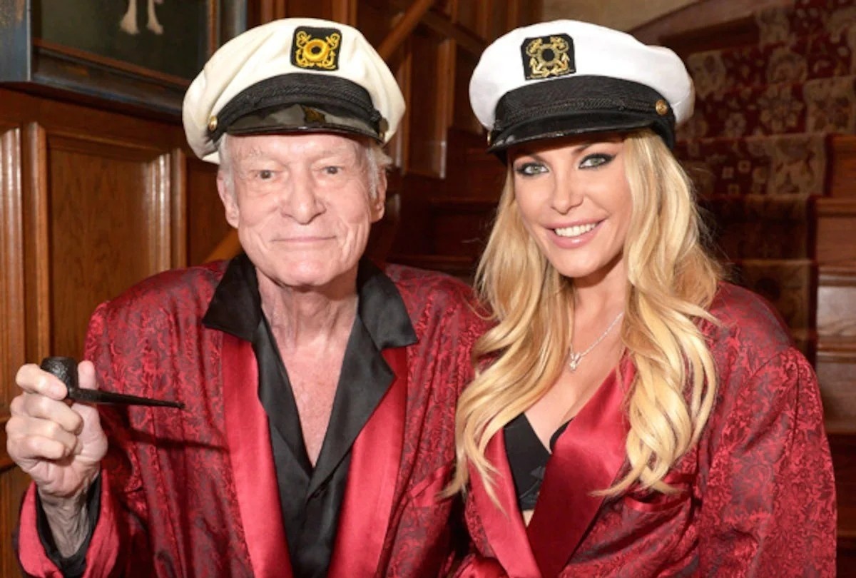 Goc khuat den toi cua ong trum Playboy hinh anh