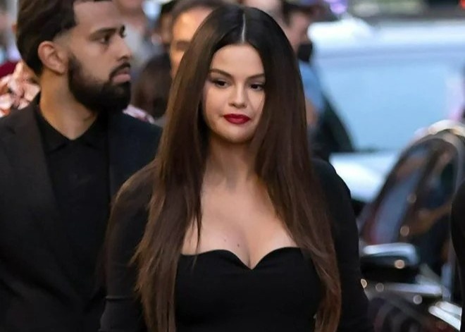 Selena Gomez hoc cach buong bo tinh yeu trong MV moi hinh anh