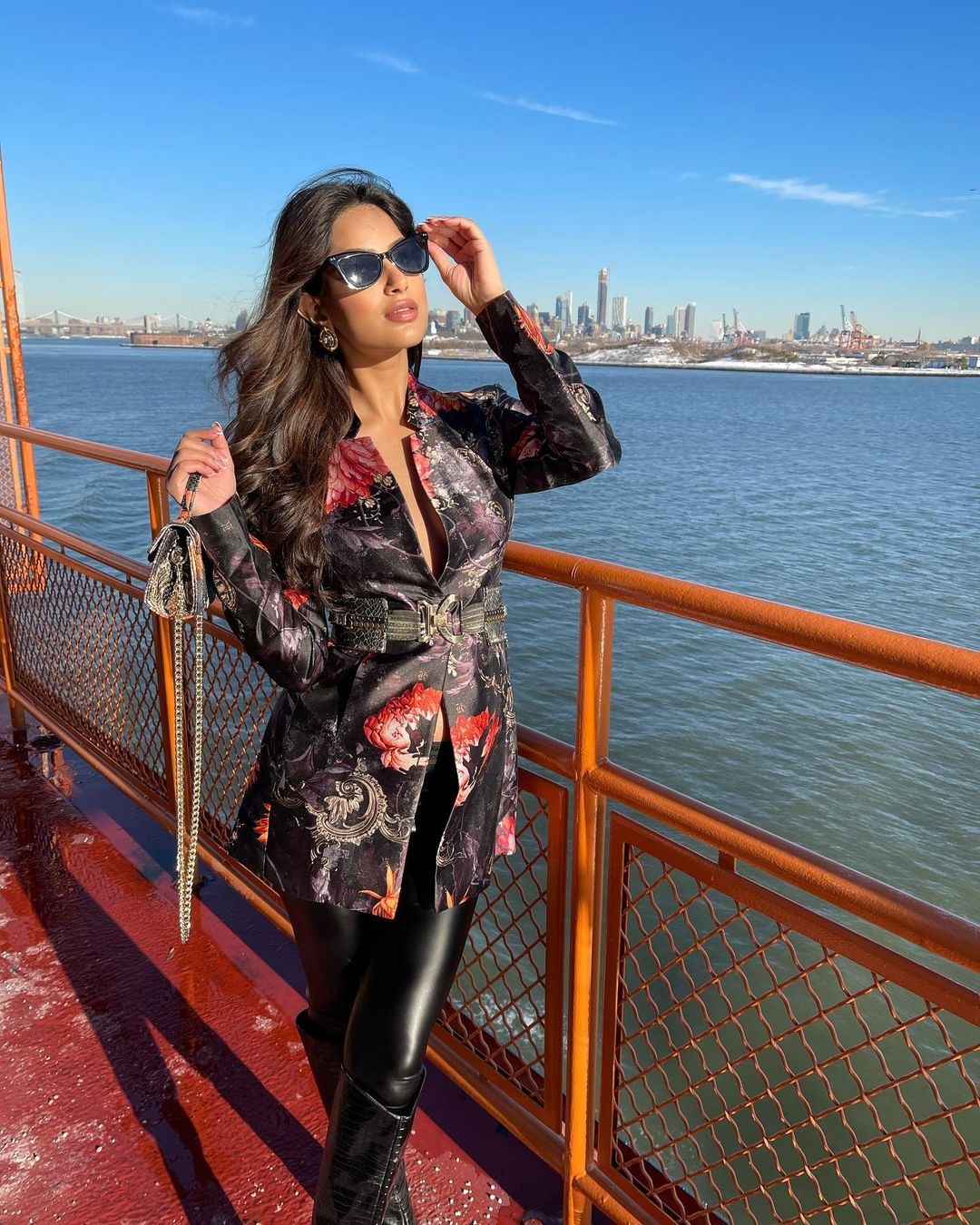 Hoa hau Hoan vu 2021 tang can anh 8