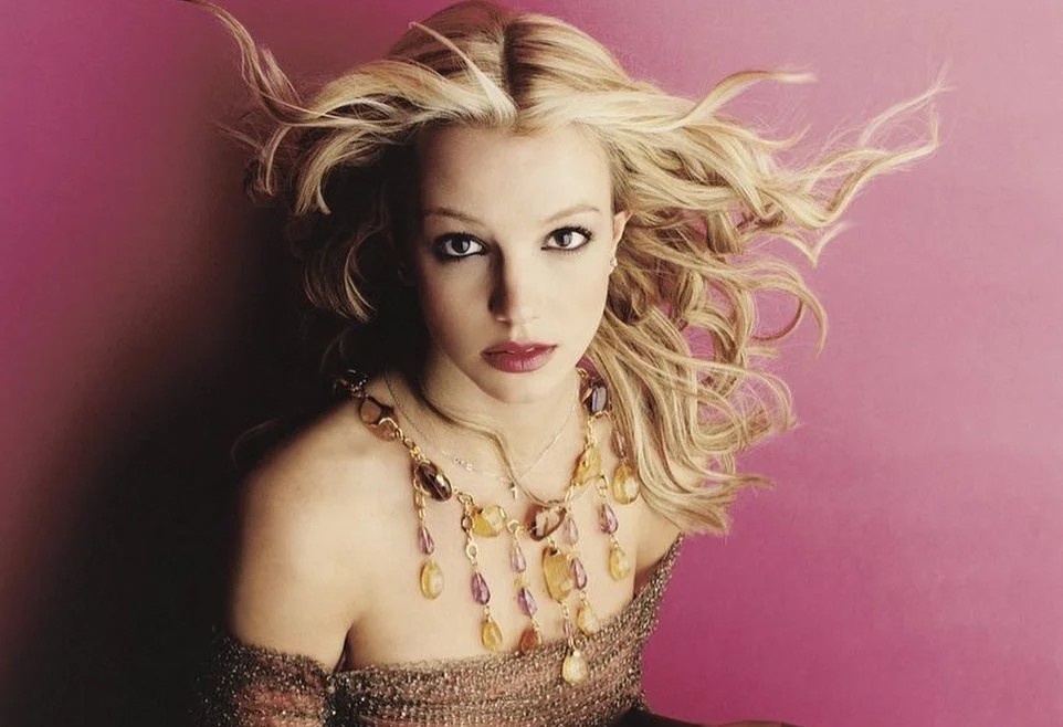 Cuoc doi Britney Spears nhu cuon phim kinh di hinh anh