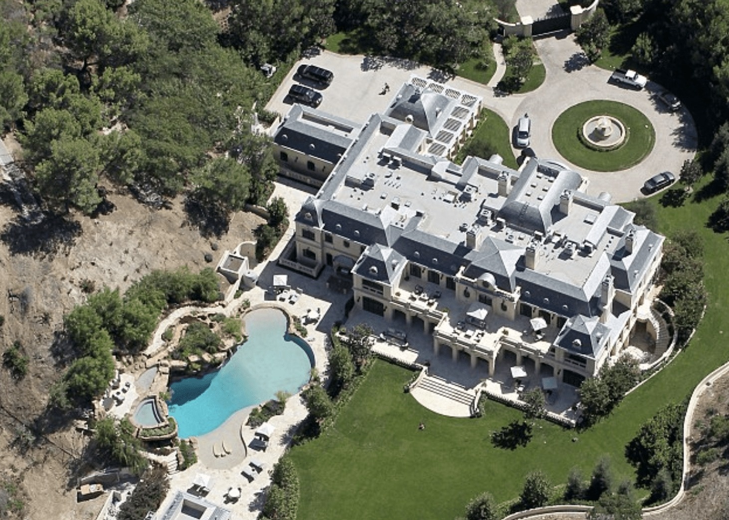 Tai san 350 trieu USD cua ngoi sao Transformers anh 2