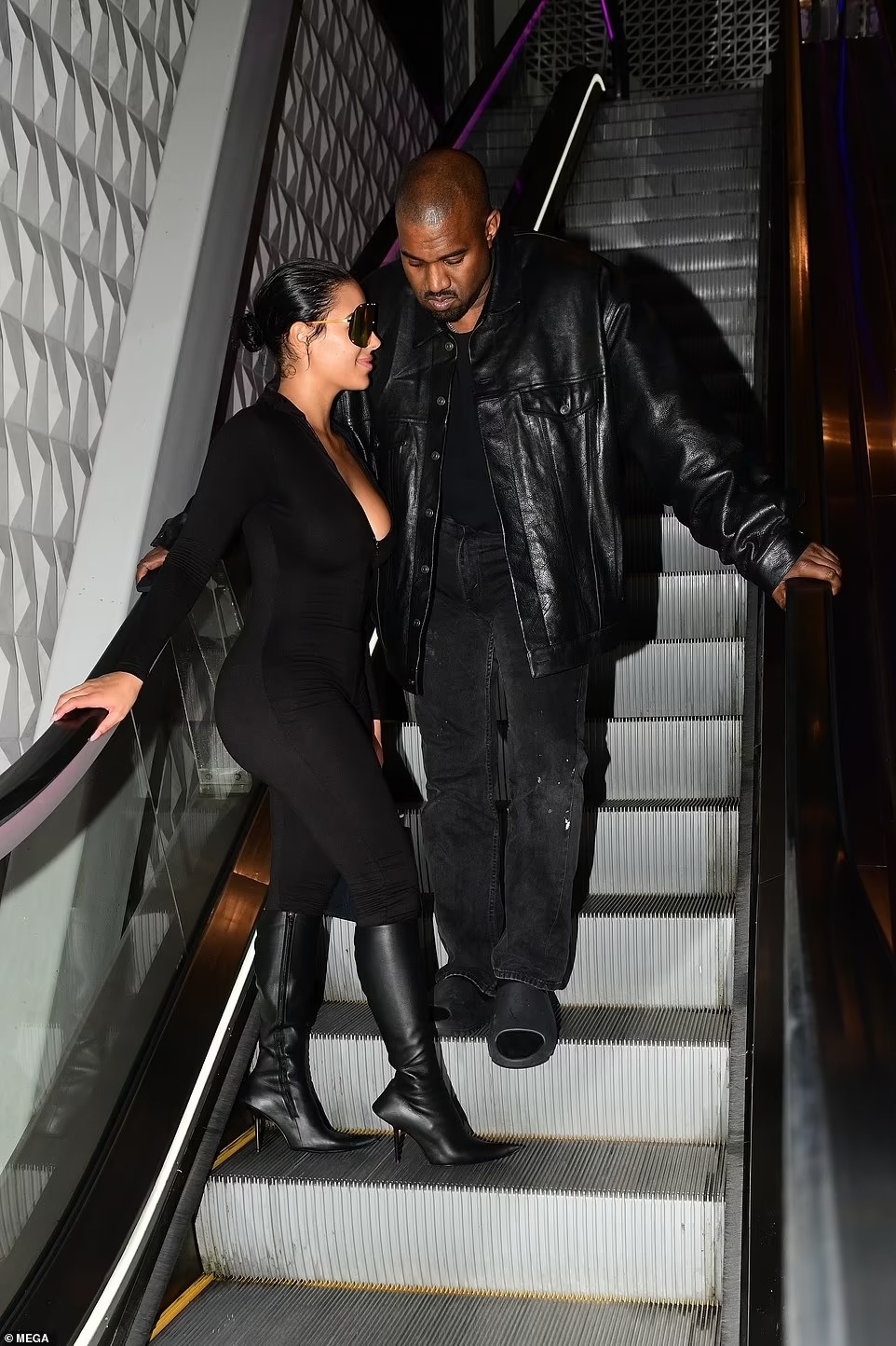 Kanye West hen ho nguoi mau giong Kim Kardashian anh 2
