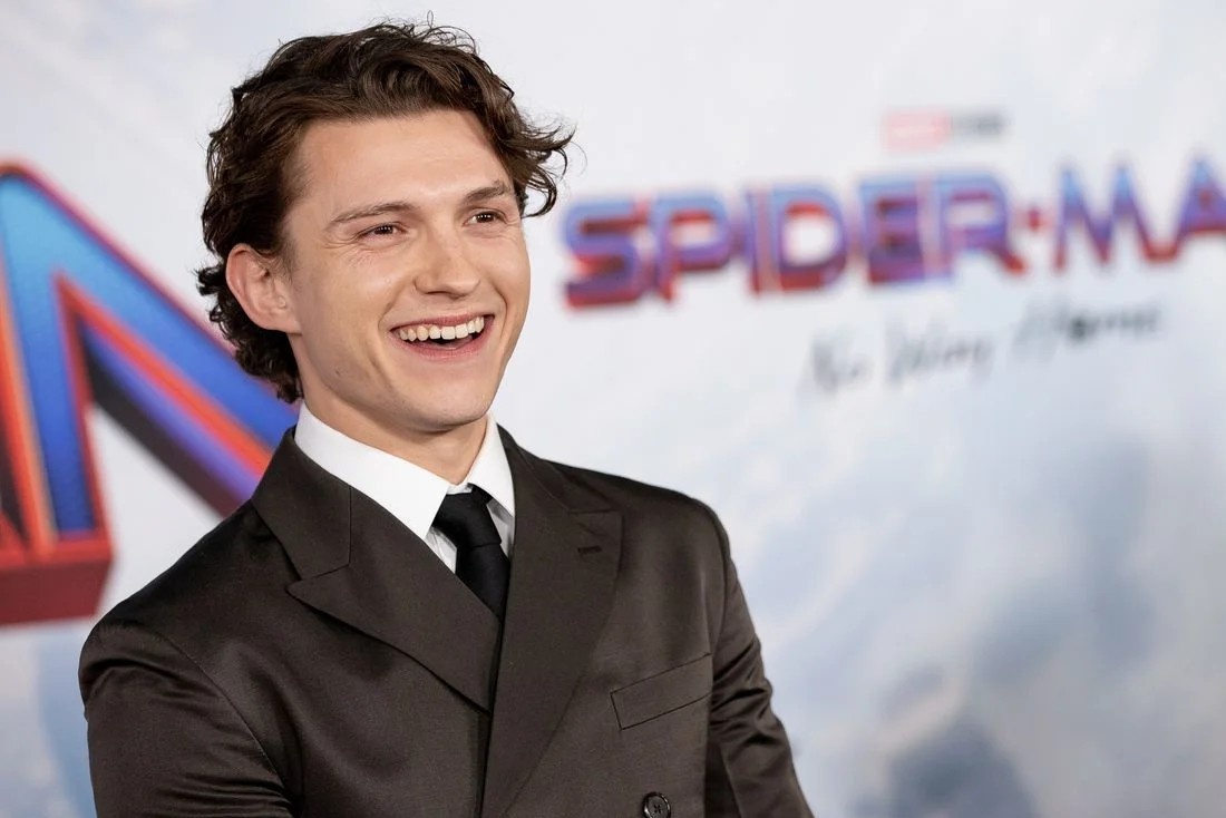 Tom Holland lai thang hinh anh