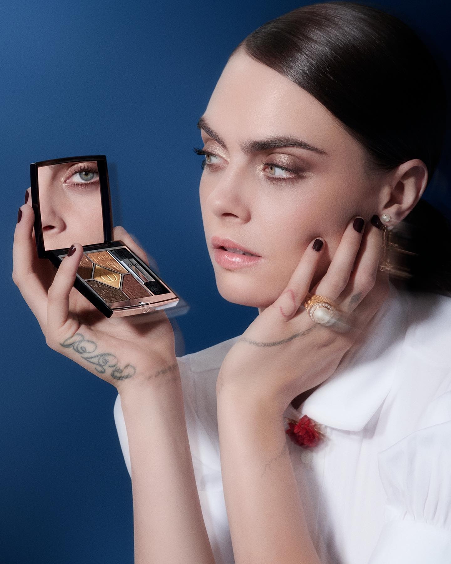 Cara Delevingne kiếm 135 triệu USD ảnh 2 Cara Delevingne kiem 135 trieu USD anh 2