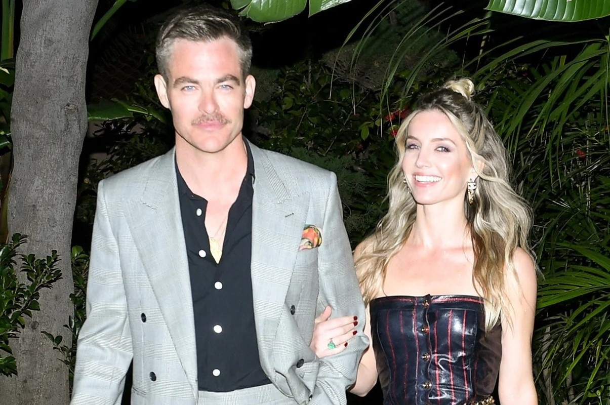 Tai tu Chris Pine va ngoi sao phim kinh di chia tay hinh anh