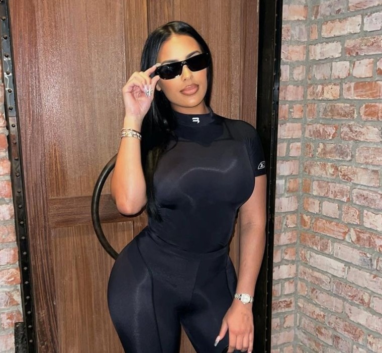 Kanye West cong khai ban gai moi anh 8