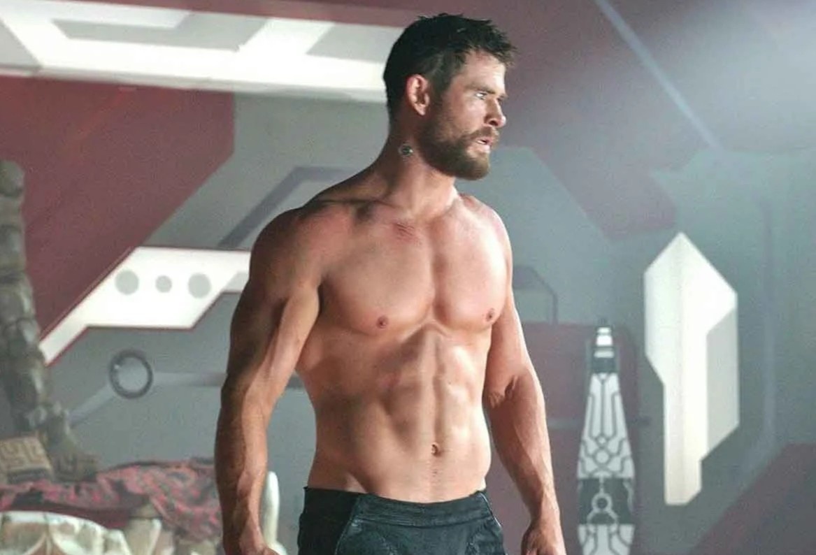 Nguy hiem tu viec Chris Hemsworth ngung uong nuoc truoc canh hanh dong hinh anh