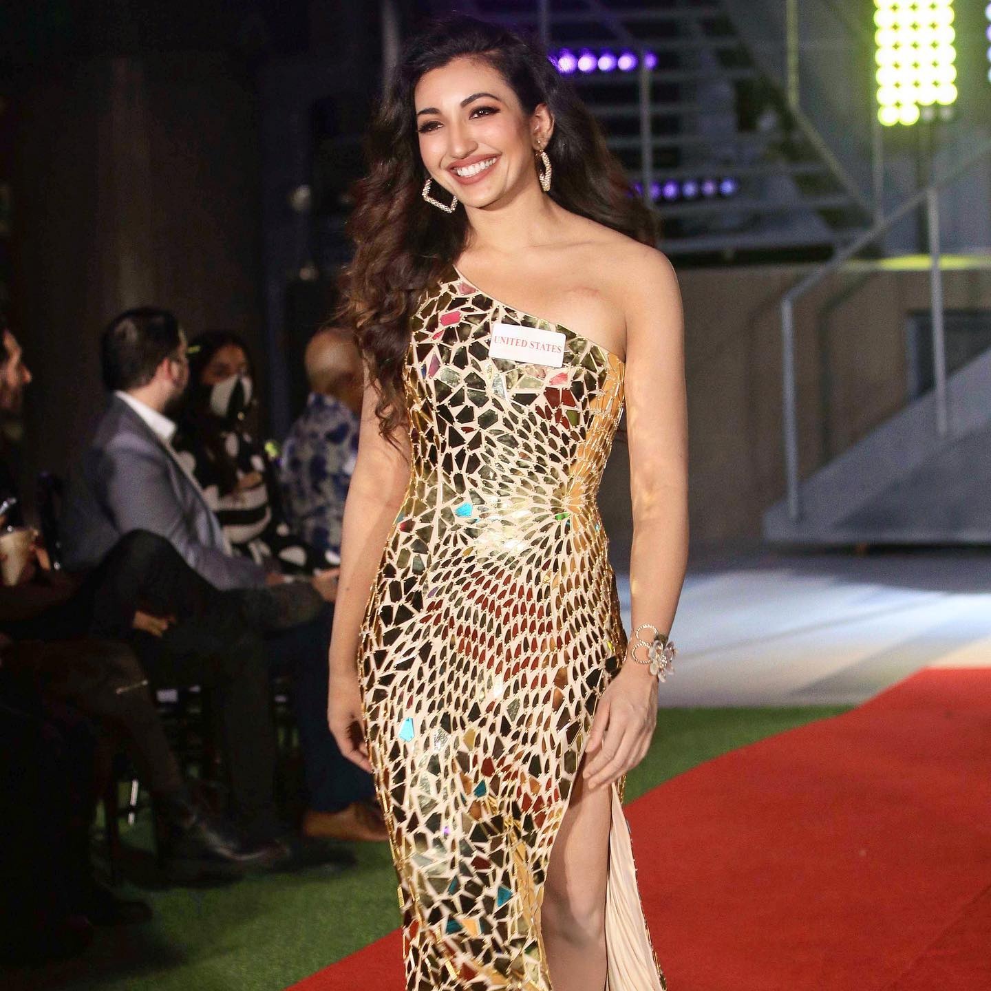 bi kich cua hoa hau My anh 3