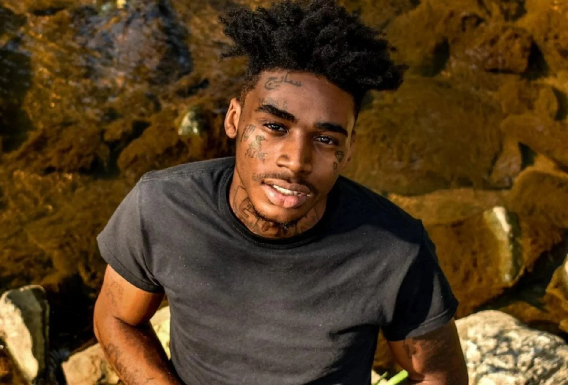 Nam rapper 25 tuoi bi ban chet tren pho hinh anh