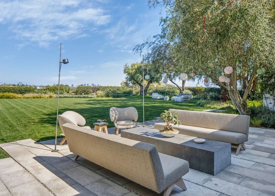 Vợ chồng Adam Levine bán cơ ngơi 57, 5 triệu USD ảnh 4 Vo chong Adam Levine ban co ngoi 57, 5 trieu USD anh 4