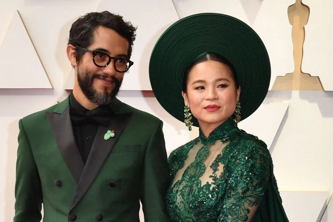 Dien vien goc Viet mac ao dai tren tham do Oscar hinh anh