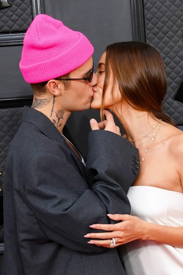 Justin Bieber hon vo tren tham do Grammy 2022 anh 2