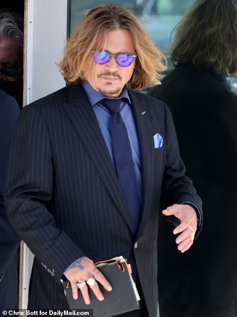 Amber Heard bị trợ lý cũ tố bạo hành ảnh 3 Amber Heard bi tro ly cu to bao hanh anh 3