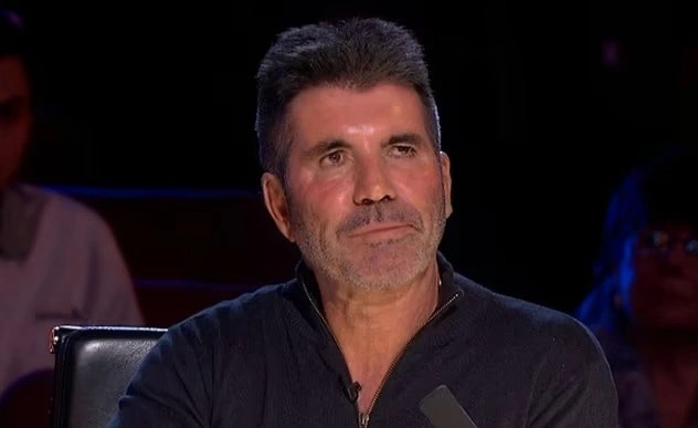 Khan gia phan ung ve guong mat khac la cua Simon Cowell hinh anh