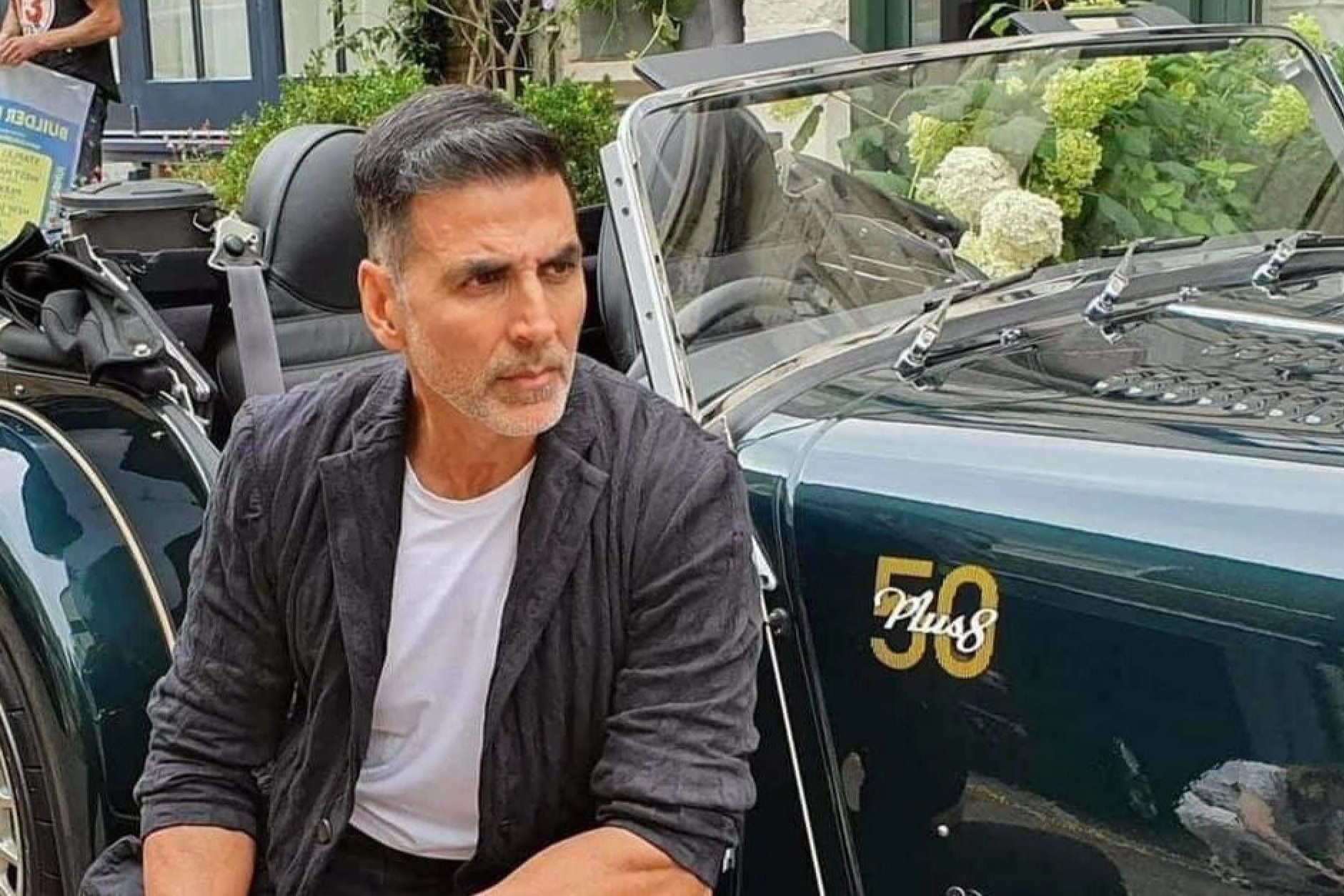 Cach chi tieu cua nam dien vien duoc tra luong cao nhat An Do hinh anh