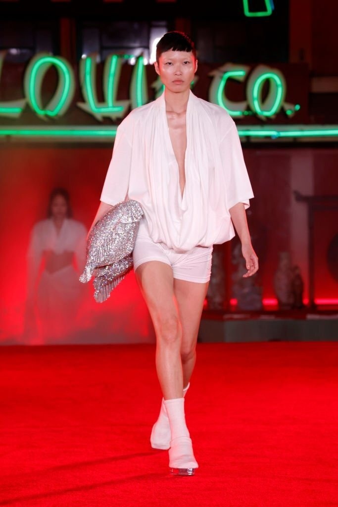 siêu mẫu nội y catwalk với bụng bầu ảnh 8 sieu mau noi y catwalk voi bung bau anh 8