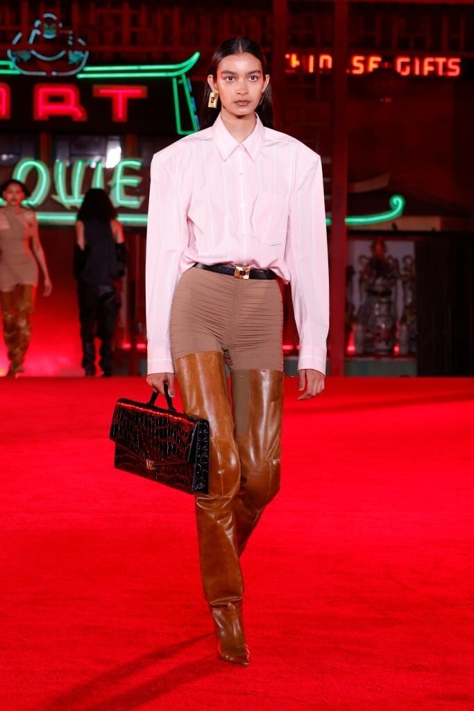 siêu mẫu nội y catwalk với bụng bầu ảnh 11 sieu mau noi y catwalk voi bung bau anh 11