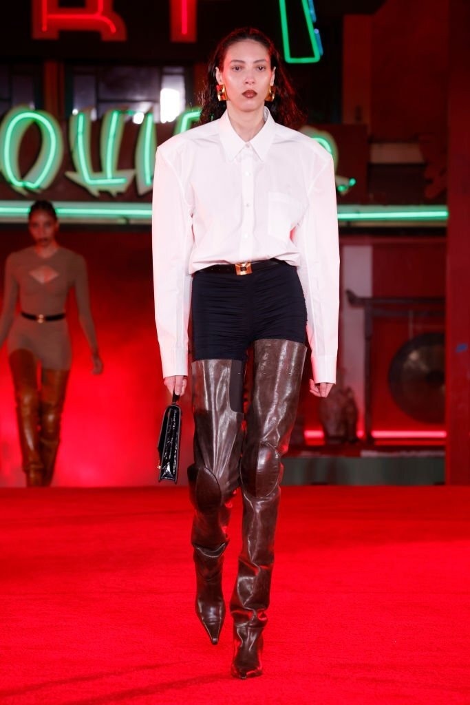 siêu mẫu nội y catwalk với bụng bầu ảnh 9 sieu mau noi y catwalk voi bung bau anh 9