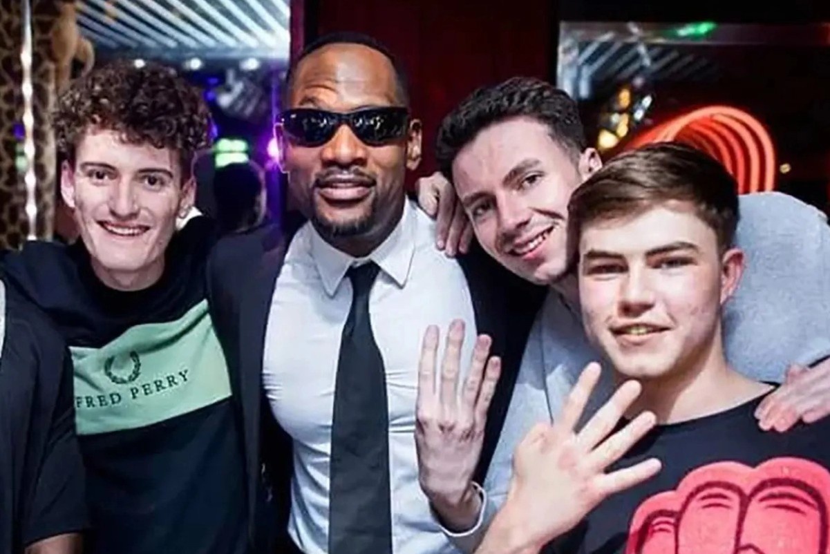 Kiem bon tien nho dong gia Will Smith hinh anh