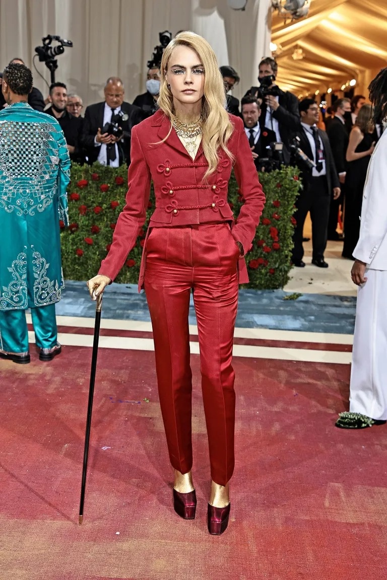 Cara Delevingne nổi giận ở tiệc hậu Met Gala ảnh 4 Cara Delevingne noi gian o tiec hau Met Gala anh 4
