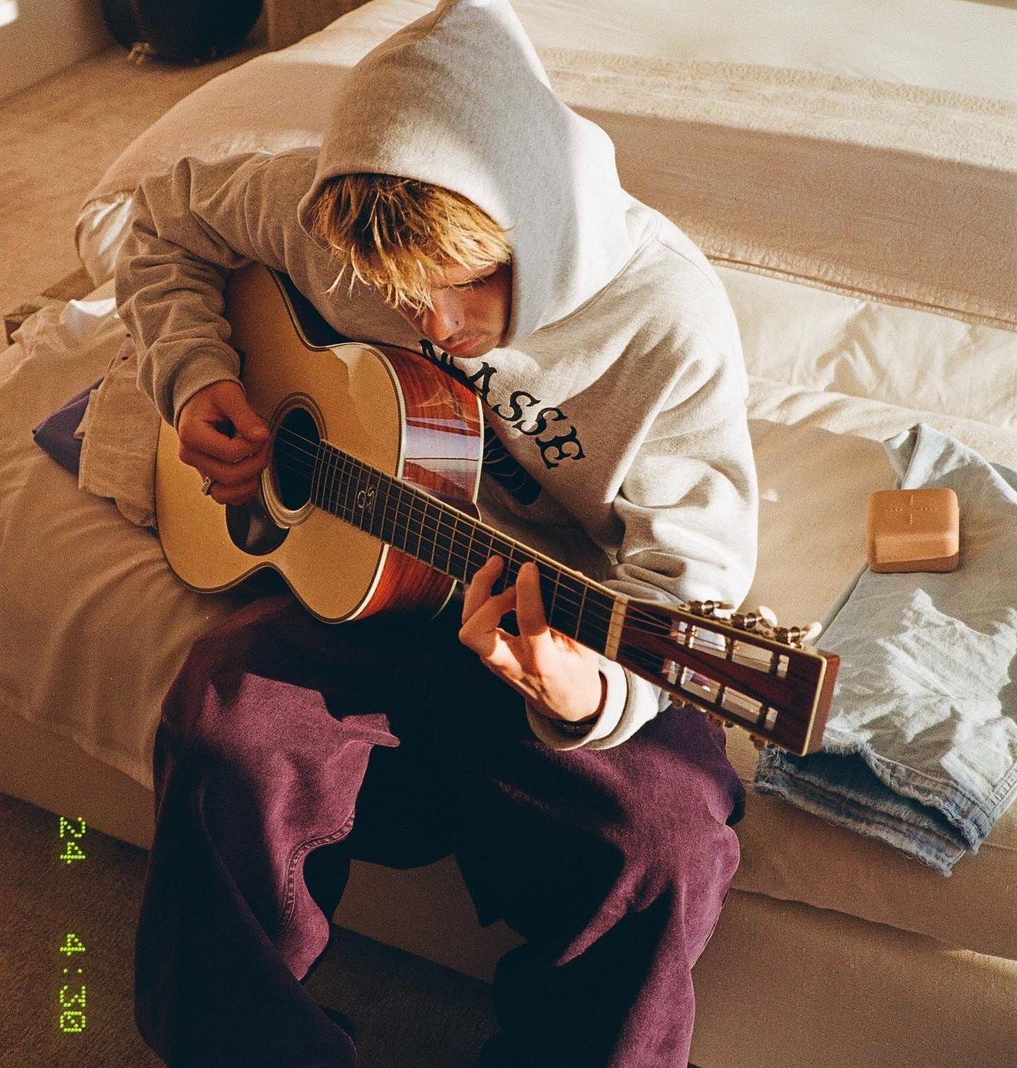 Cruz Beckham sang My dinh cu anh 1