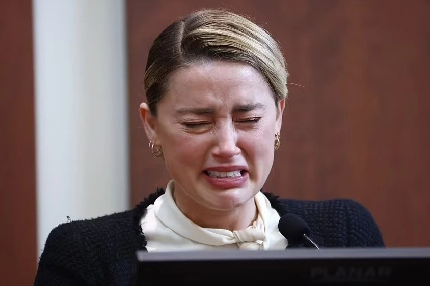 Amber Heard mat binh tinh khi cho loi khai o toa hinh anh