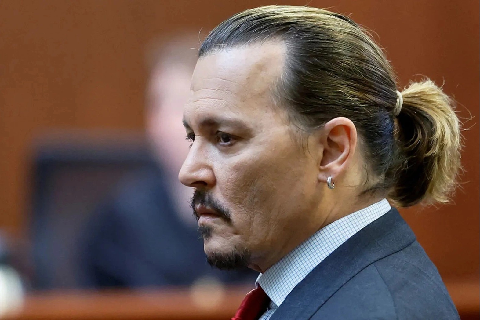 Luat su: 'Johnny Depp chi thang duoc toa an du luan' hinh anh