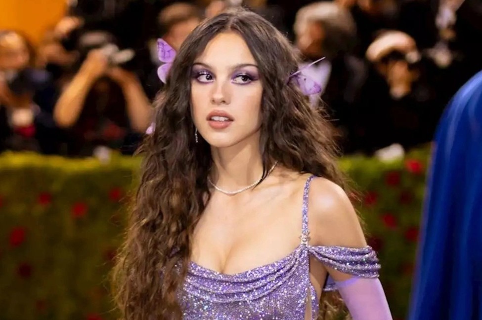 Olivia Rodrigo thang lon nhung khong toi Billboard Music Awards 2022 hinh anh