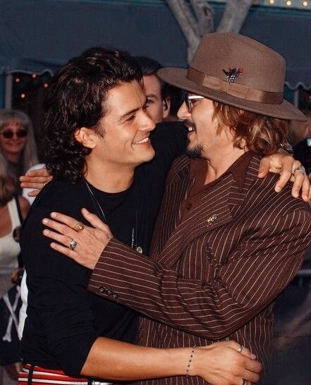 Johnny Depp kien Amber Heard anh 3