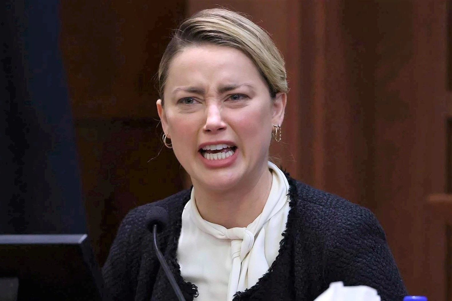 Nguy co cua Amber Heard hinh anh