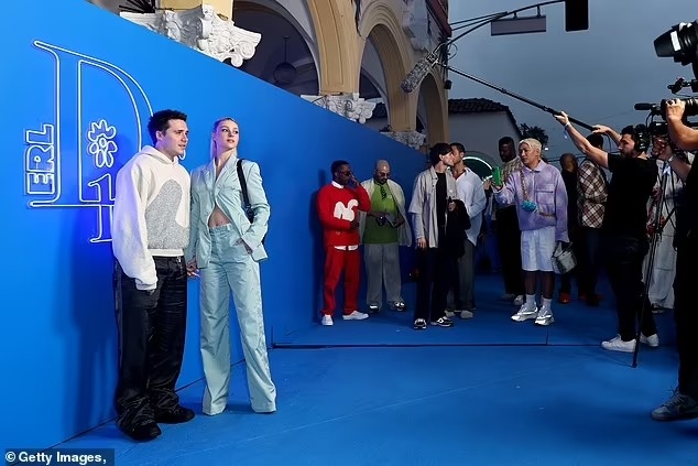 Brooklyn Beckham và Nicola Peltz ảnh 2 Brooklyn Beckham va Nicola Peltz anh 2