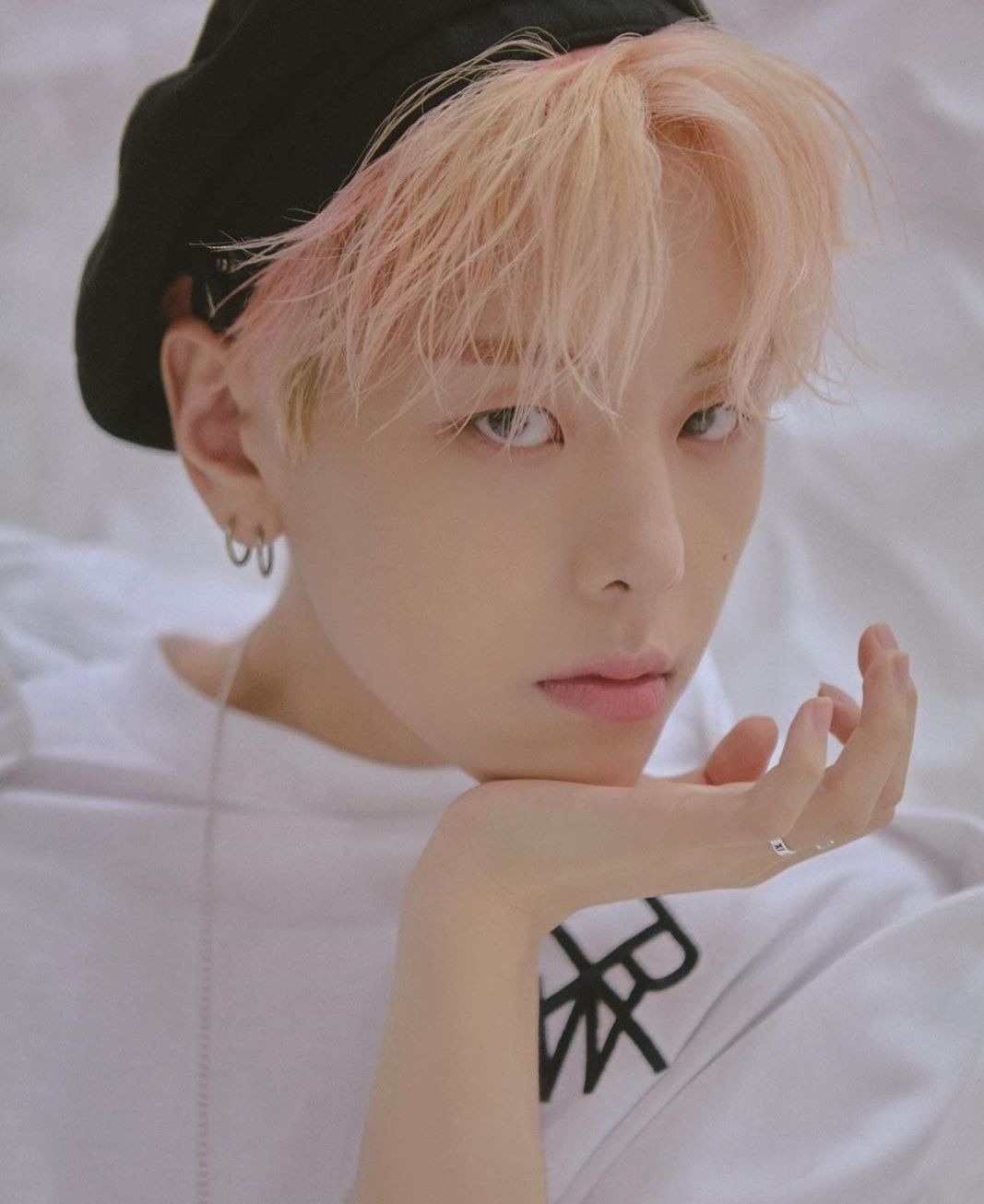 thần tượng Kpop trước khi nổi tiếng ảnh 5 than tuong Kpop truoc khi noi tieng anh 5