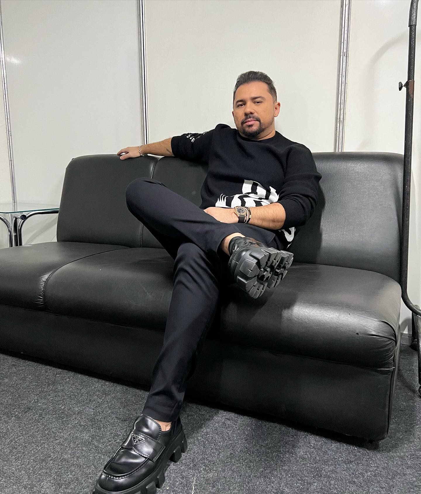 Ca si Brazil bi lua phut vao mat anh 4