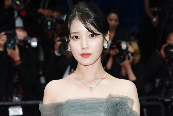 'Em gai quoc dan' lan dau  den tham do Cannes hinh anh