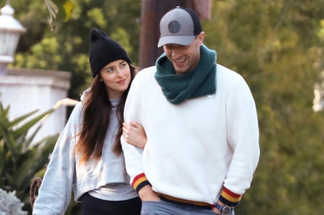 Tinh yeu 5 nam cua minh tinh '50 sac thai' va Chris Martin hinh anh