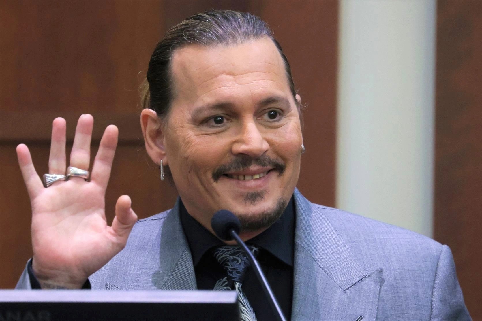 Tuong lai cua Johnny Depp va Amber Heard sau vu kien hinh anh