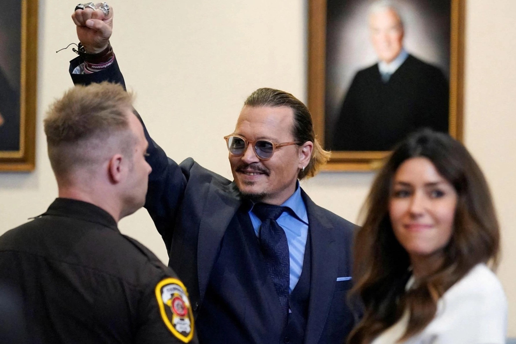 Ly do Johnny Depp thua kien o Anh nhung thang tai My hinh anh