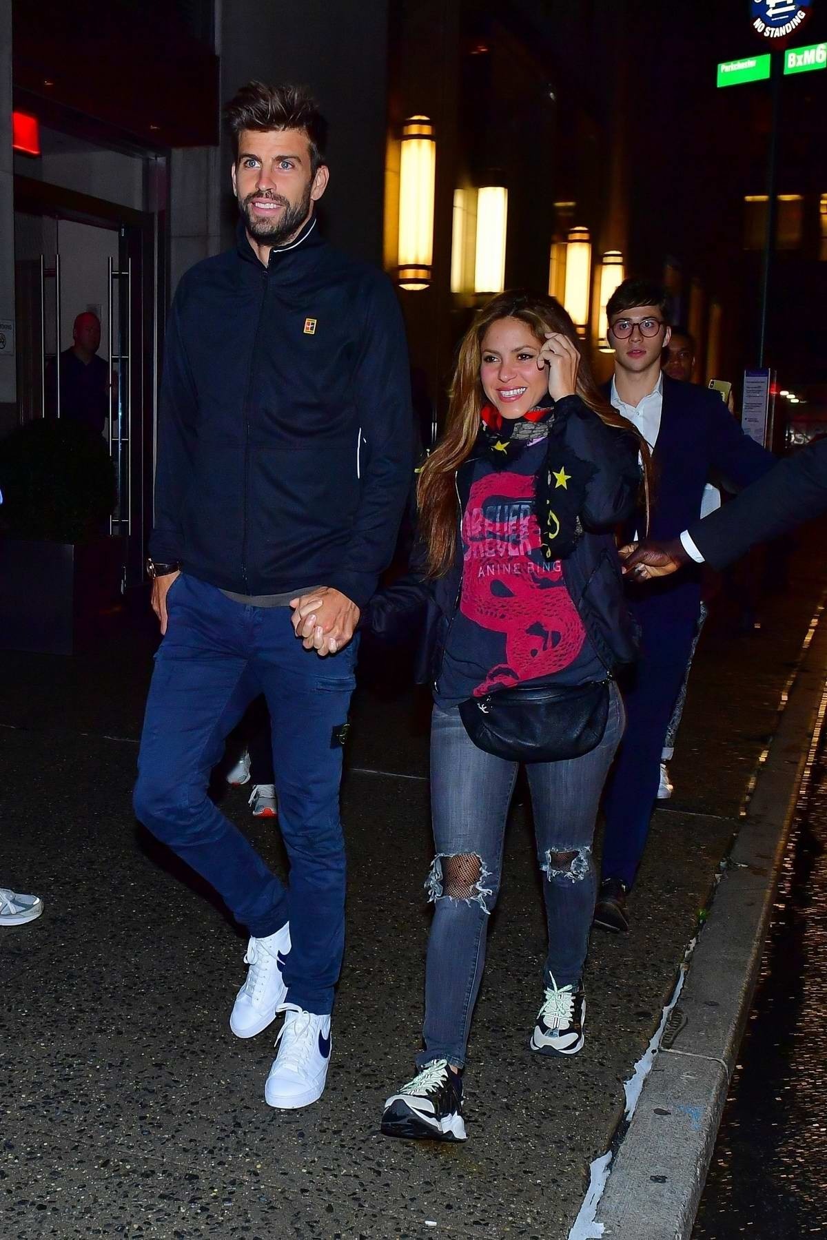 Gerard Pique va Shakira chia tay anh 2