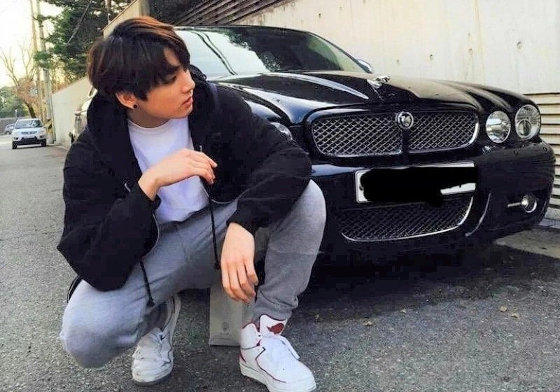 Thanh vien nao giau nhat nhom BTS? hinh anh