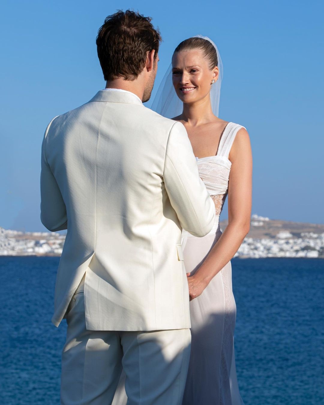 Siêu mẫu áo tắm Toni Garrn kết hôn ảnh 1 Sieu mau ao tam Toni Garrn ket hon anh 1