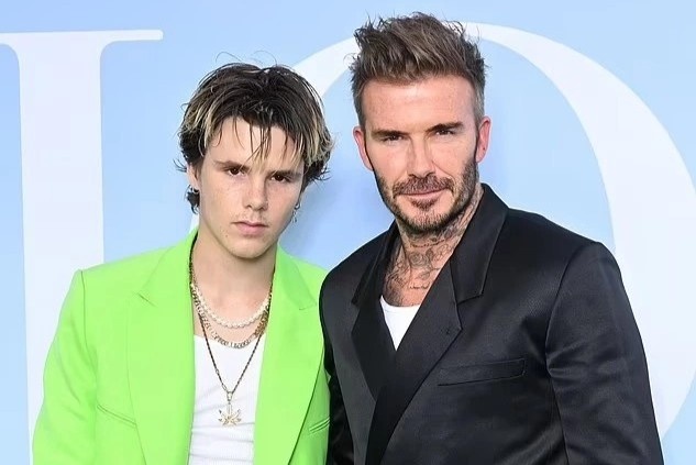 David Beckham va con trai la tam diem o show thoi trang hinh anh